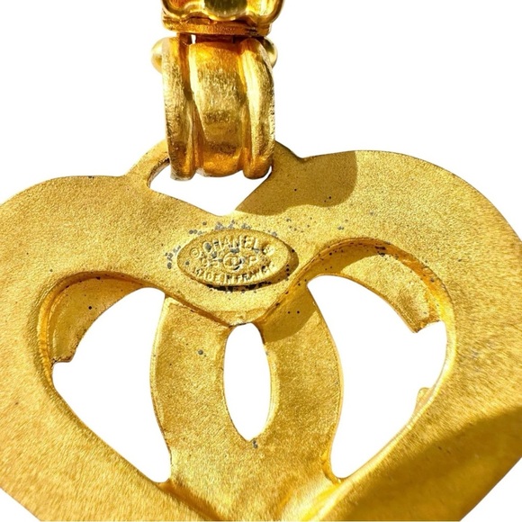 Chanel Iconic CC Logos Heart Gold Large Clip On Earrings with Box - Picture 8 of 8